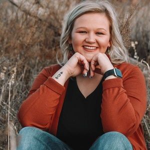 Meet your Posher, Dakota